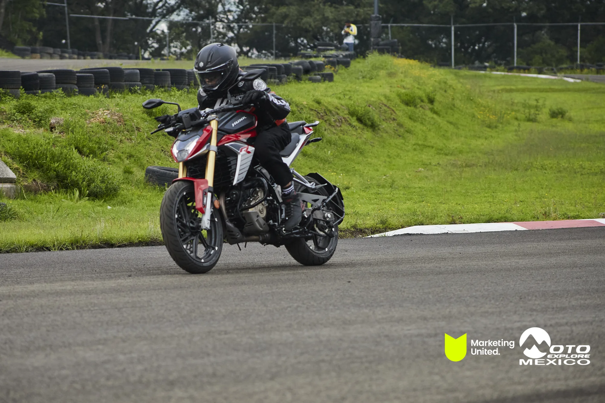 HUNK TRACKDAY 406